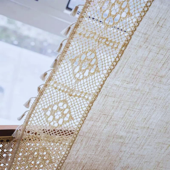 Geometrischer Vorhang in Leinenoptik mit Quasten