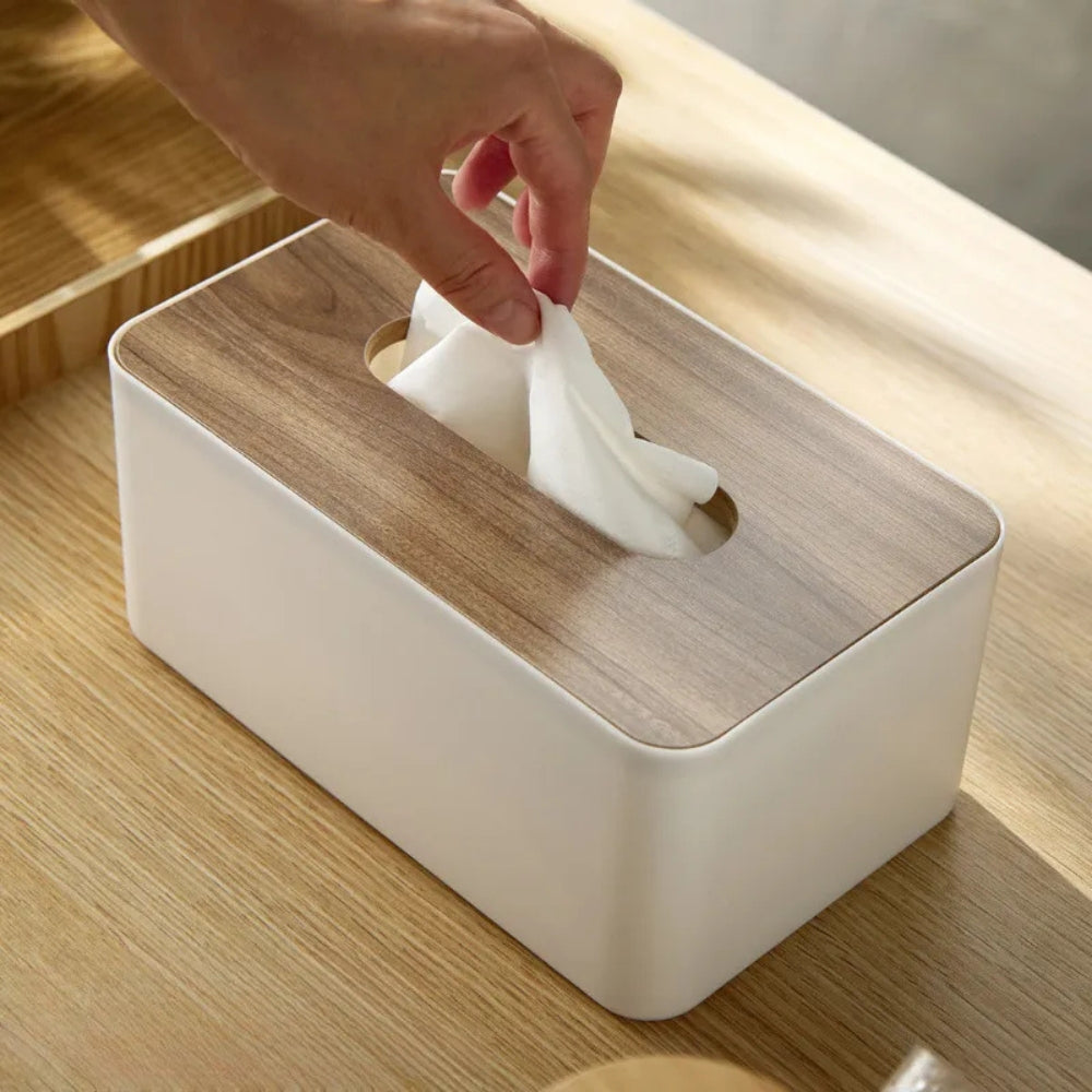 Weiße Taschentuchbox mit Bambusdeckel