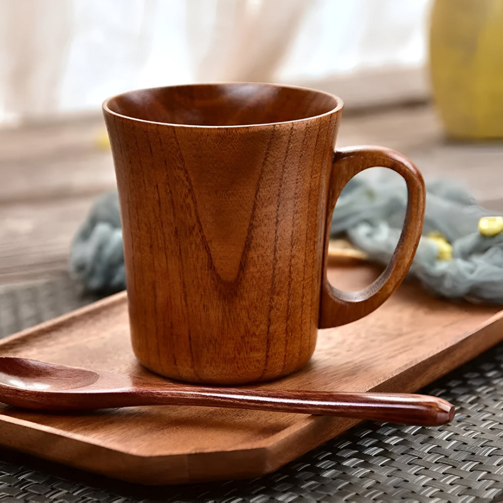 Holzbecher im japanischen Stil