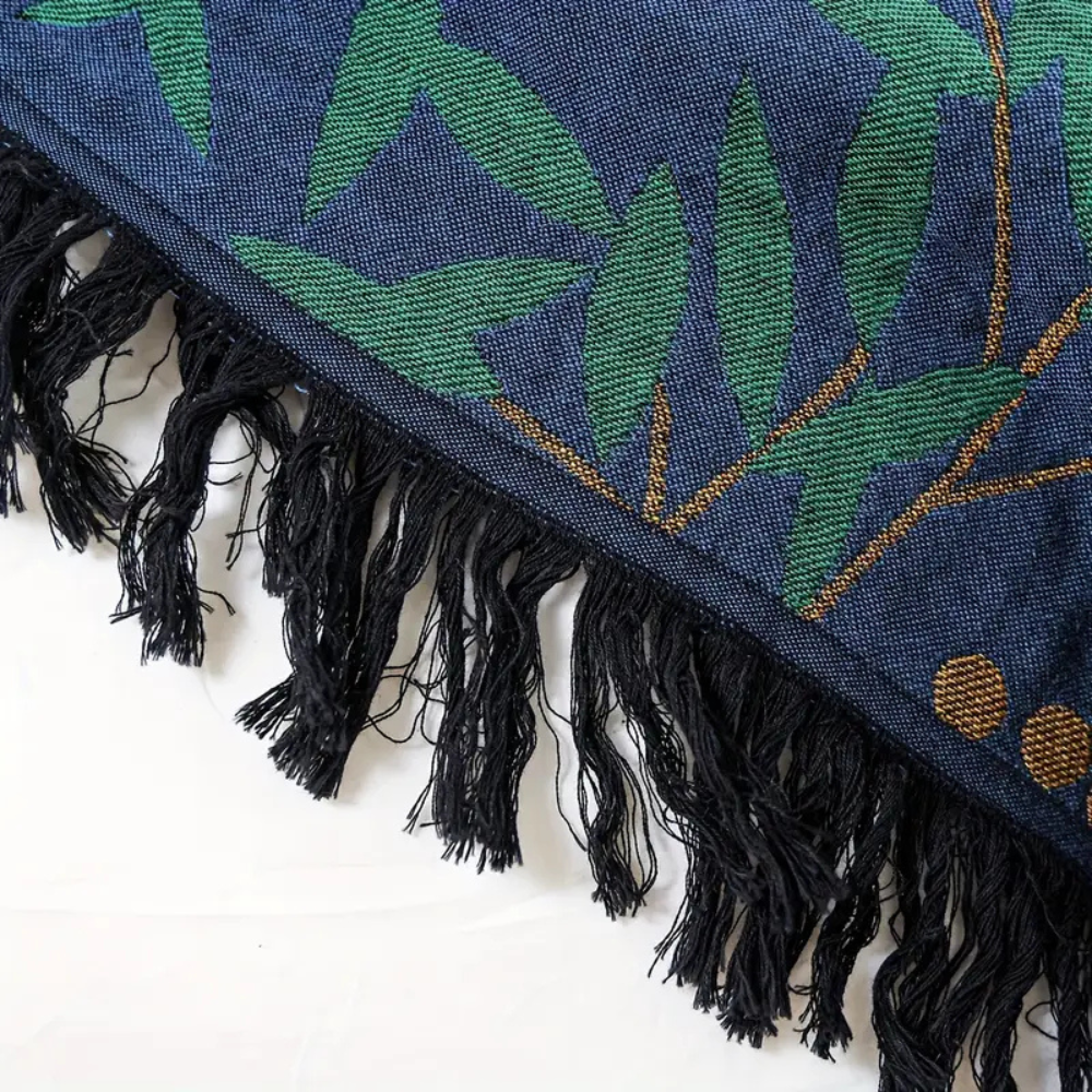 Jacquard-Tagesdecke aus Baumwolle mit Begonien und Quasten