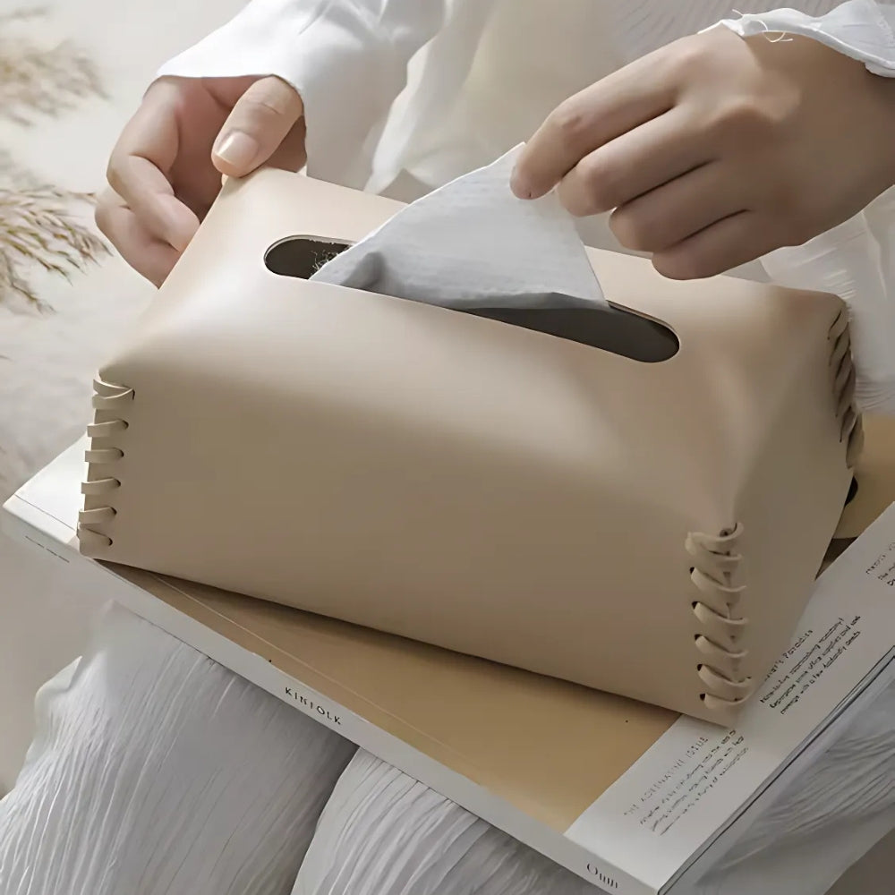 Taschentuchbox aus Kunstleder mit Ziernähten