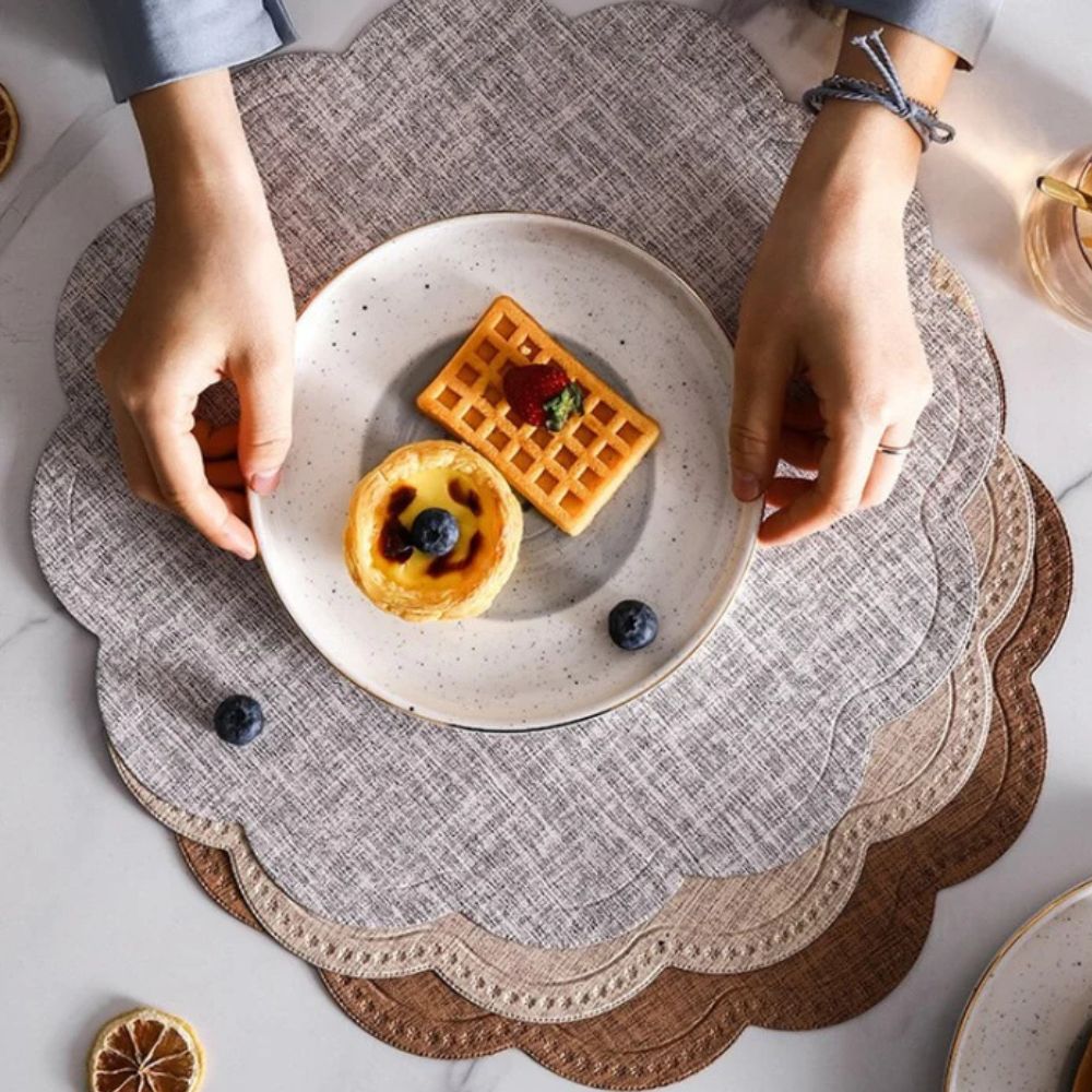 Platzset aus Kunstleder mit gewelltem Rand