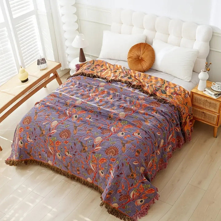 Wendbare Tagesdecke aus floralem Baumwoll-Jacquard mit Quasten