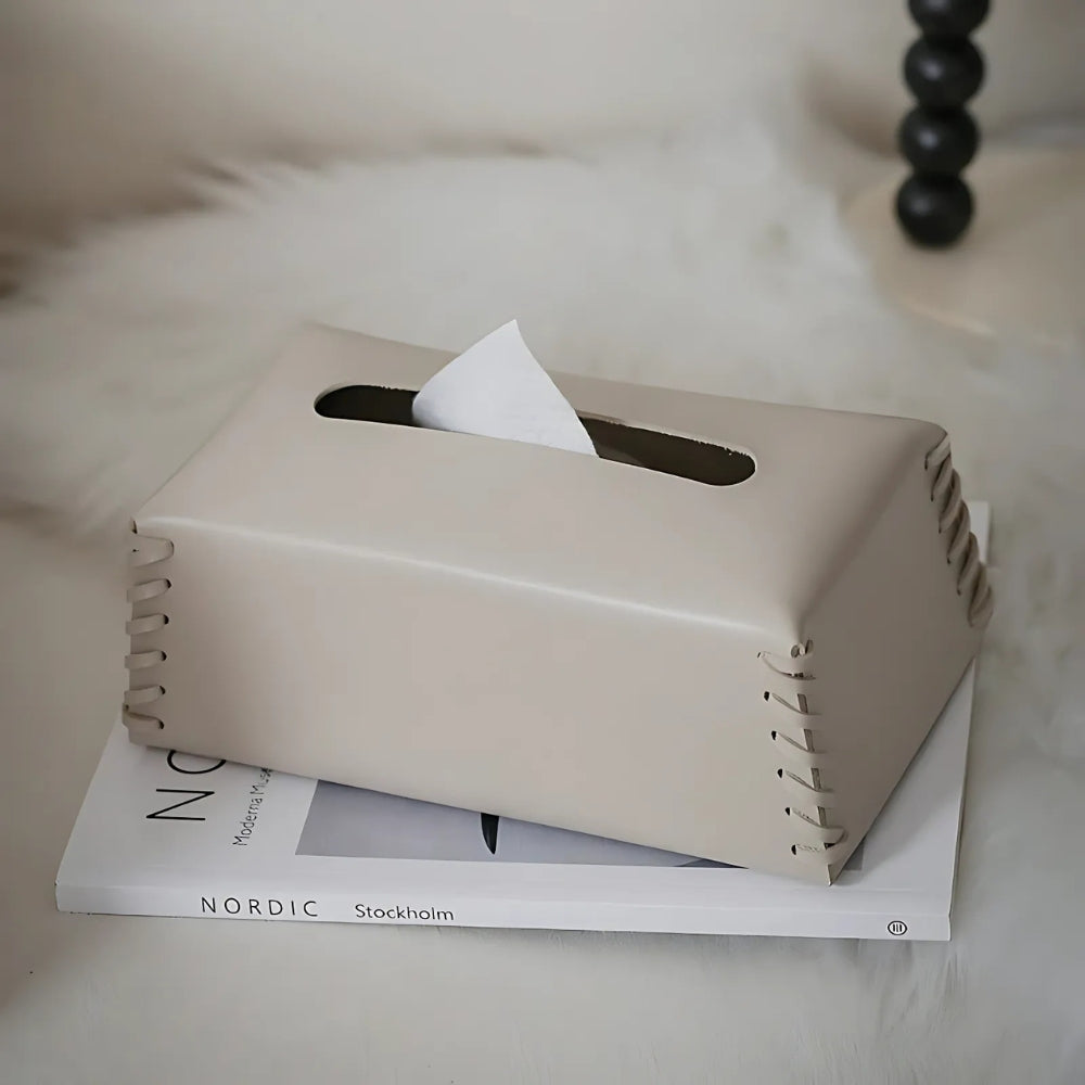 Taschentuchbox aus Kunstleder mit Ziernähten