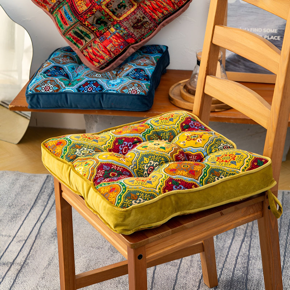 Sitzkissen im marokkanischen Patchwork-Stil mit Bindebändern