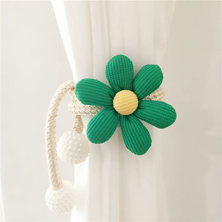 Raffhalter mit gestickter Blüte und Perle