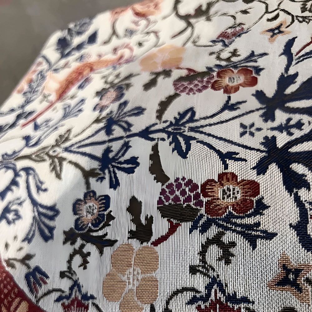 Jacquard-Tischläufer mit Blumen- und Vogelmotiv und Quasten
