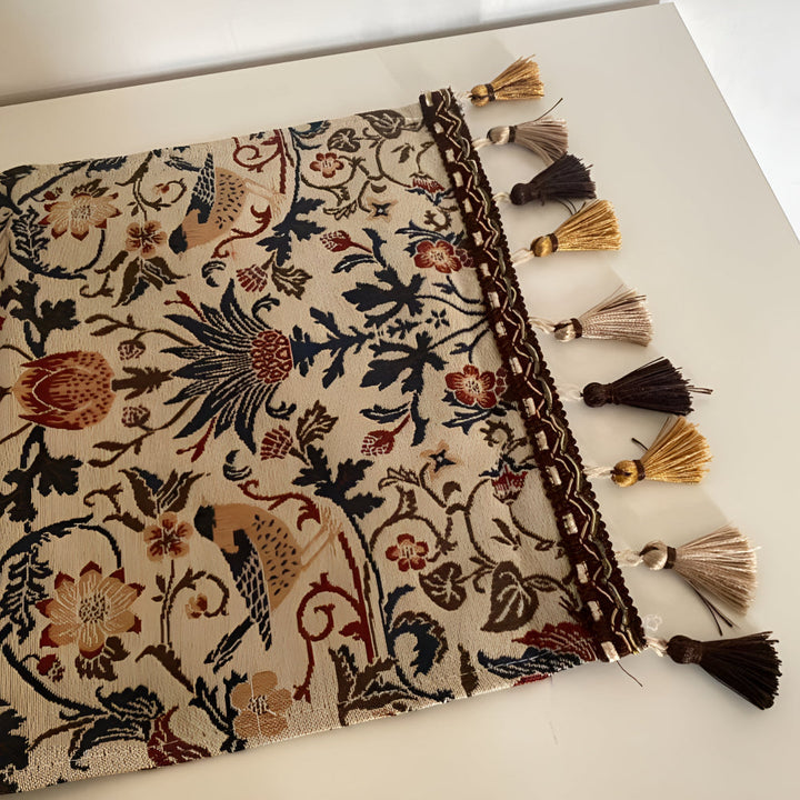 Jacquard-Tischläufer mit Blumen- und Vogelmotiv und Quasten