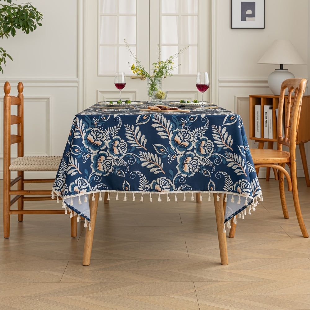 Boho-Tischdecke mit Blumen und Fransen