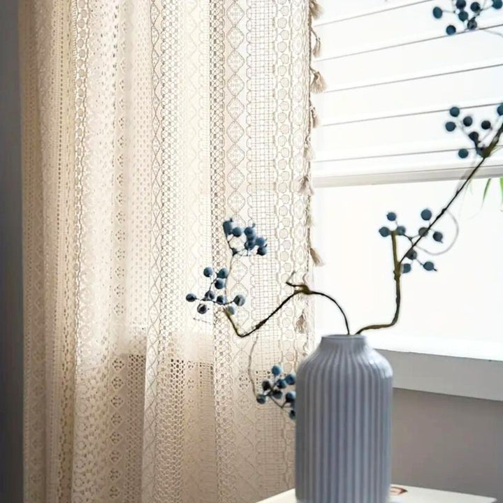 Vorhang Häkeloptik geometrisch mit Quasten