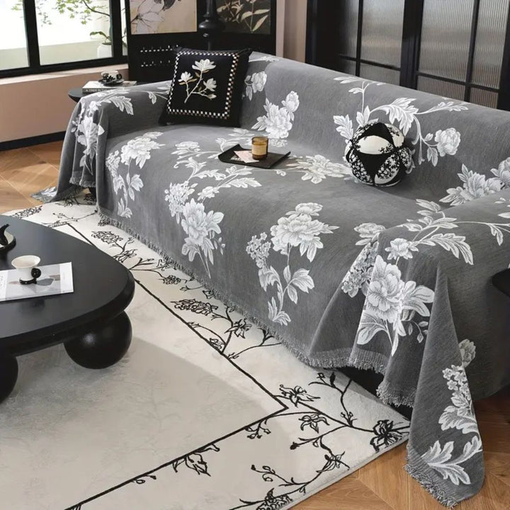 Sofaüberwurf aus Chenille mit floralem Jacquard und Quasten