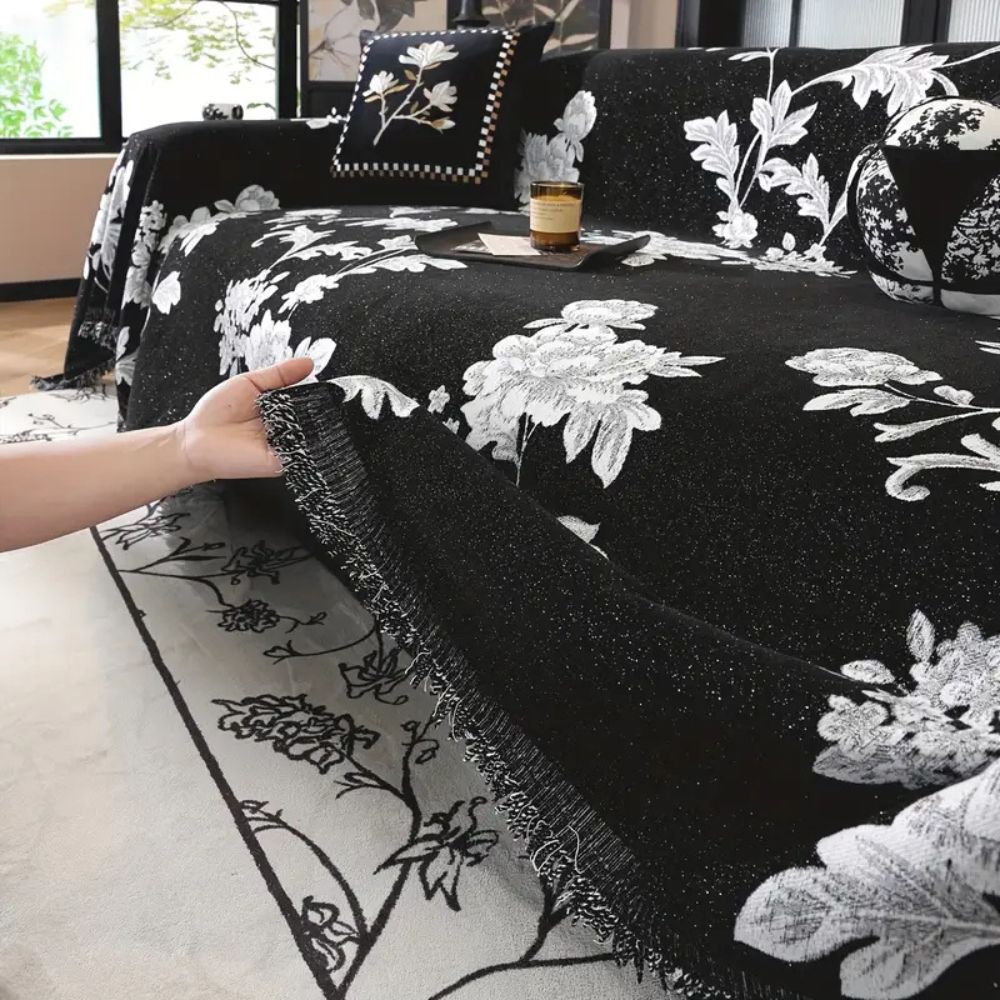 Sofaüberwurf aus Chenille mit floralem Jacquard und Quasten