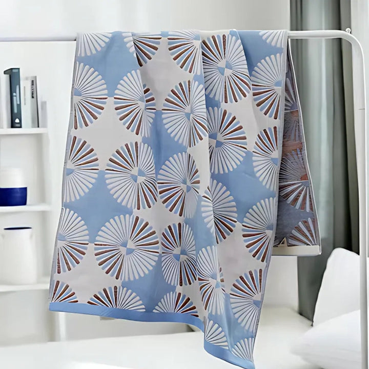 Badetuch Baumwolle Dahlienmotiv