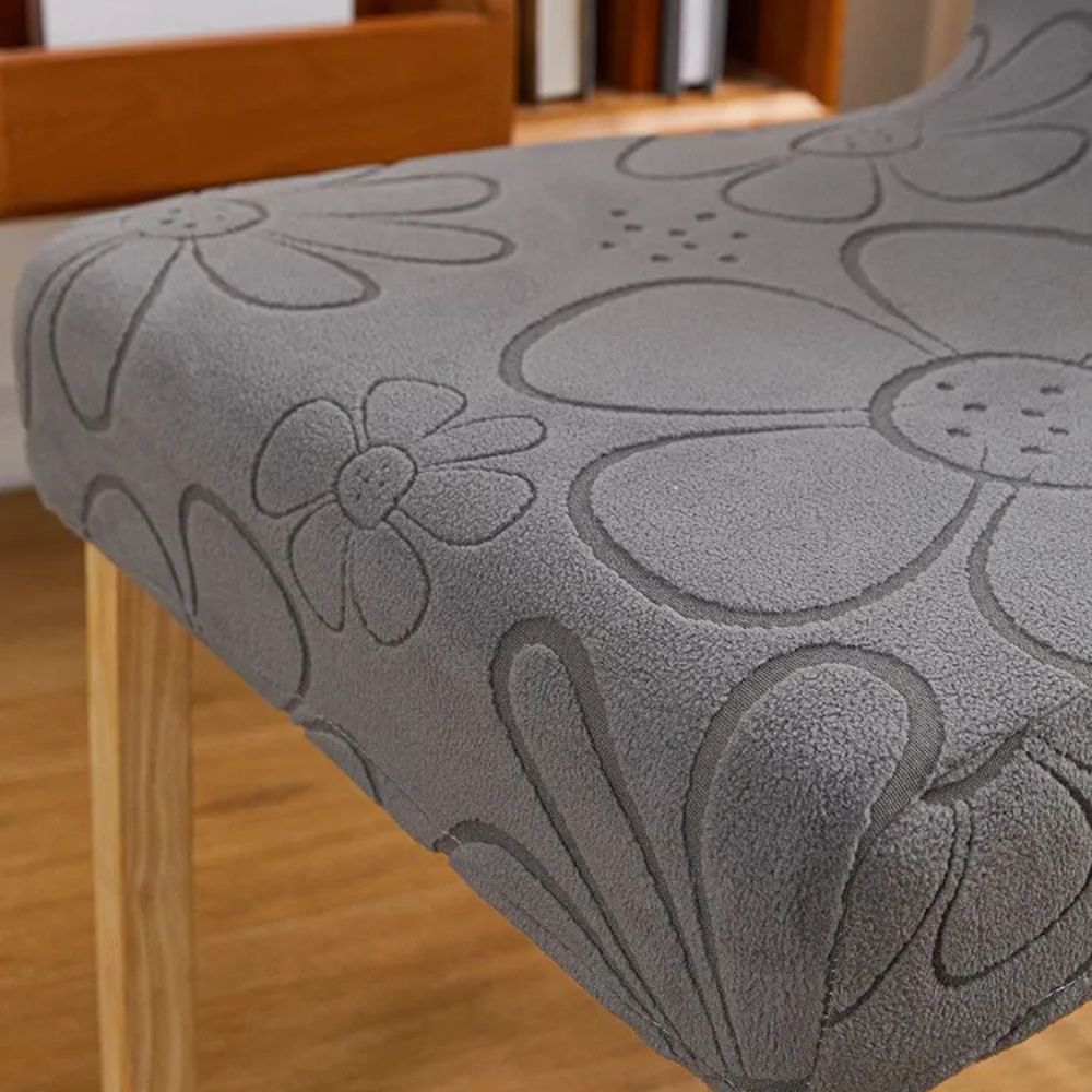 Stretch-Stuhlbezug mit Gänseblümchen