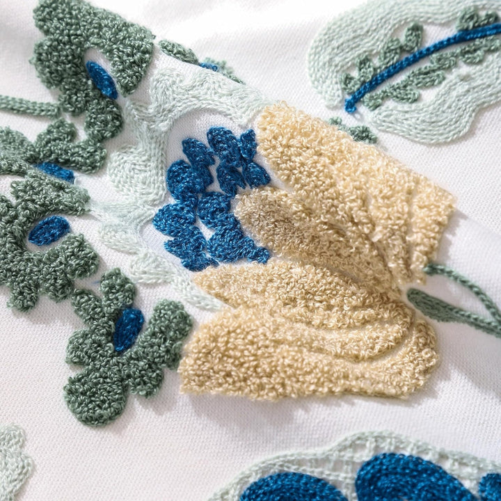 Housse de coussin brodée fleurs 45 x 45 cm
