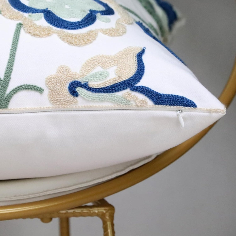 Housse de coussin brodée fleurs 45 x 45 cm