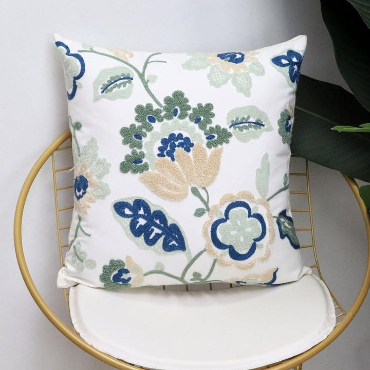 Housse de coussin brodée fleurs 45 x 45 cm