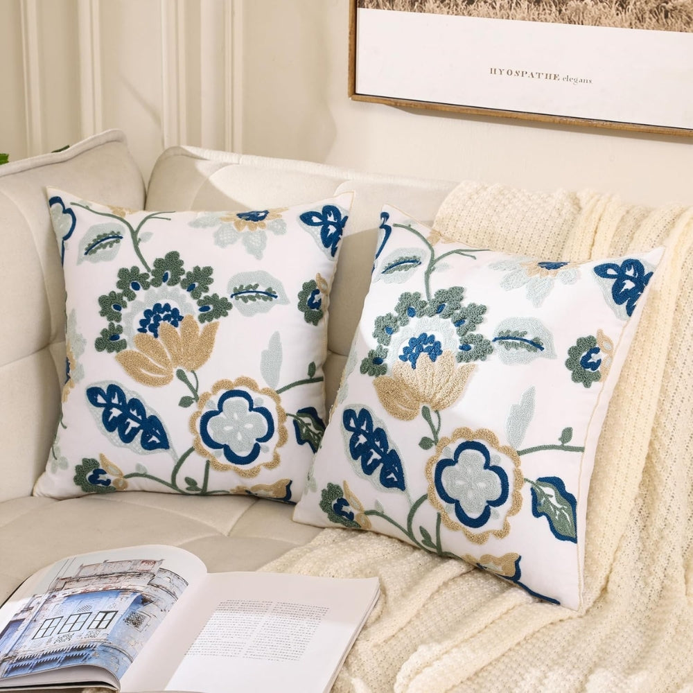 Housse de coussin brodée fleurs 45 x 45 cm