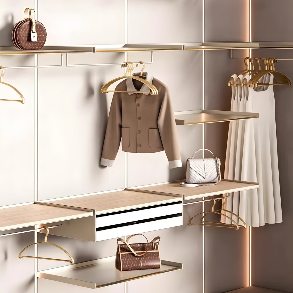 Goldene Aluminium-Kleiderbügel