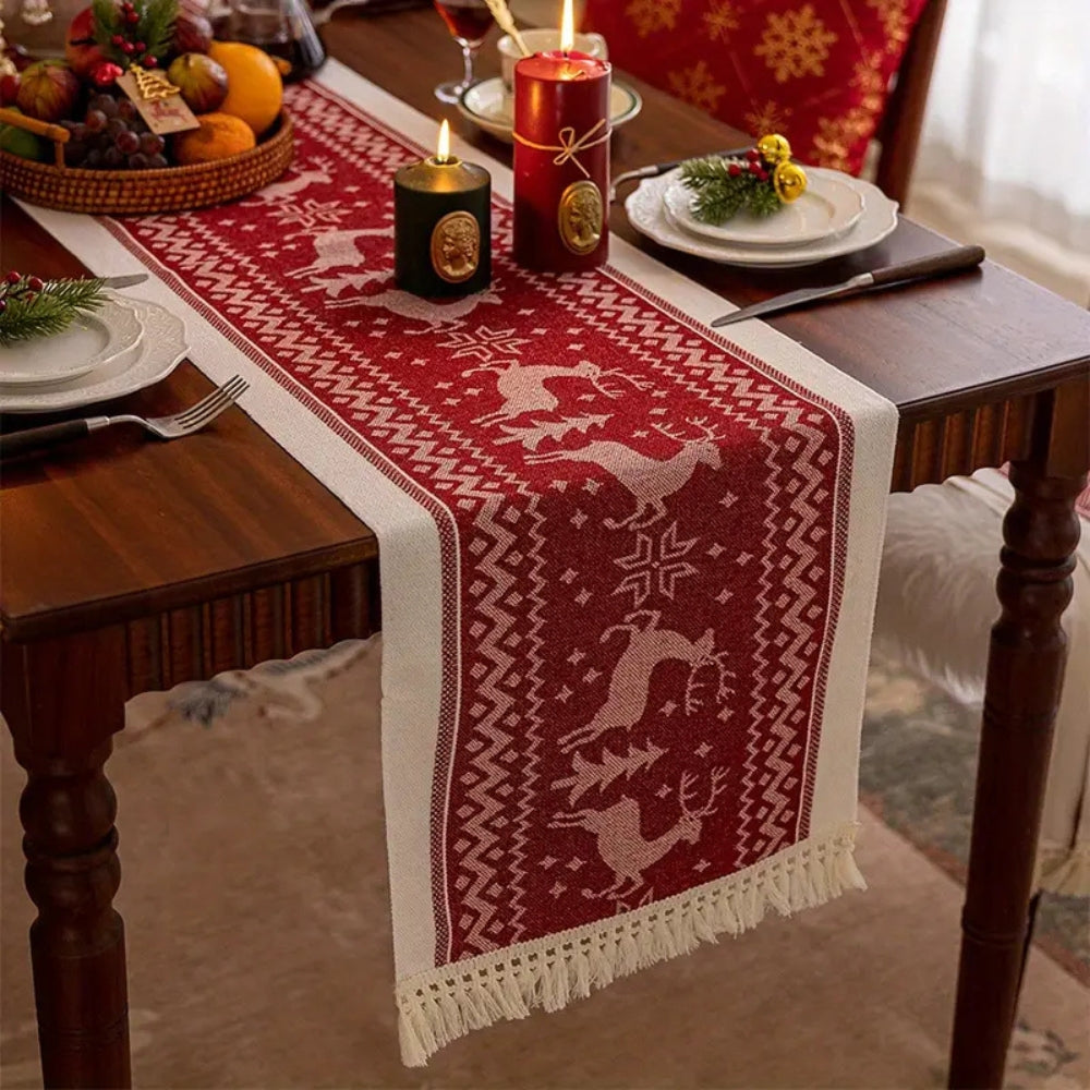 Weihnachtlicher Tischläufer mit Elchen und Quasten