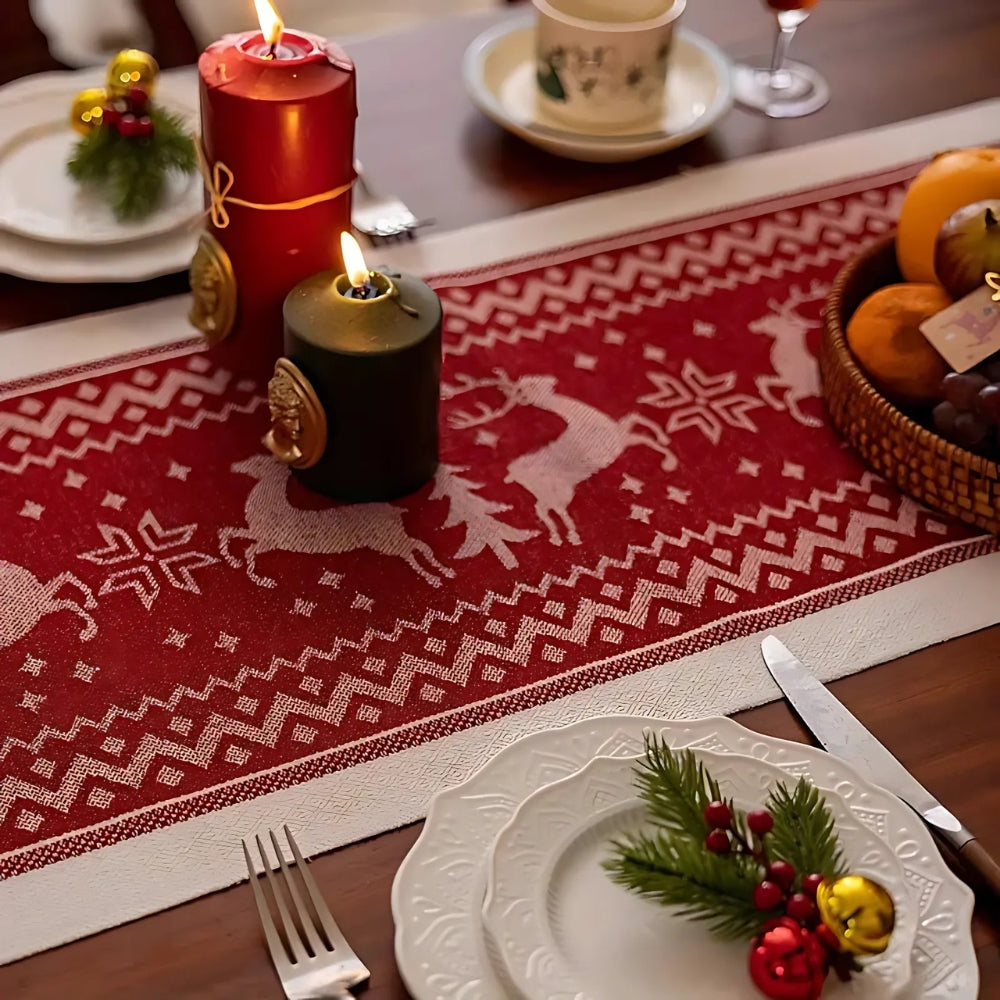 Weihnachtlicher Tischläufer mit Elchen und Quasten