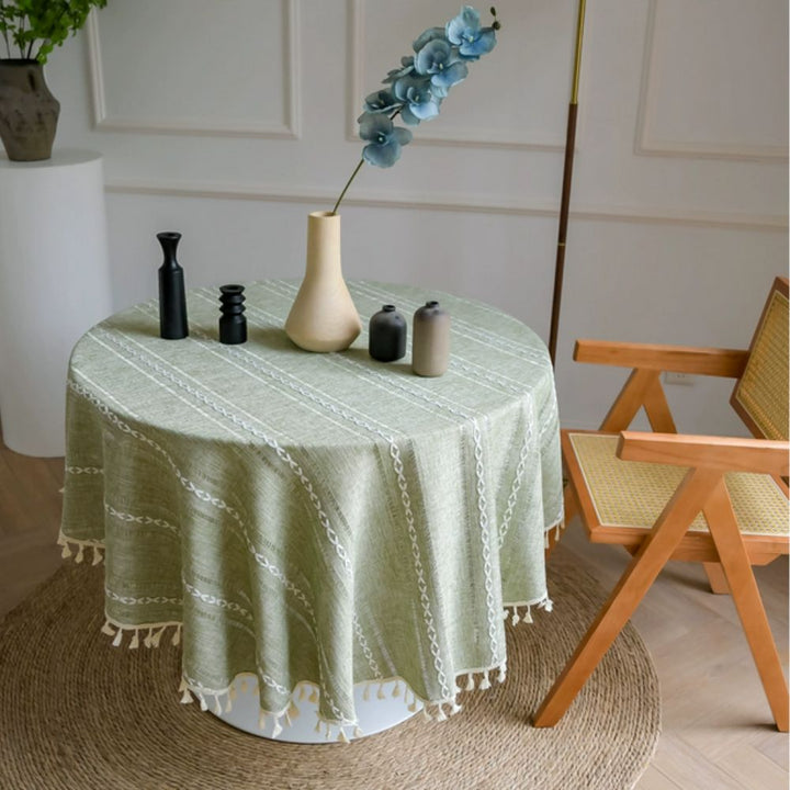Tischdecke rund mit Blattstickerei