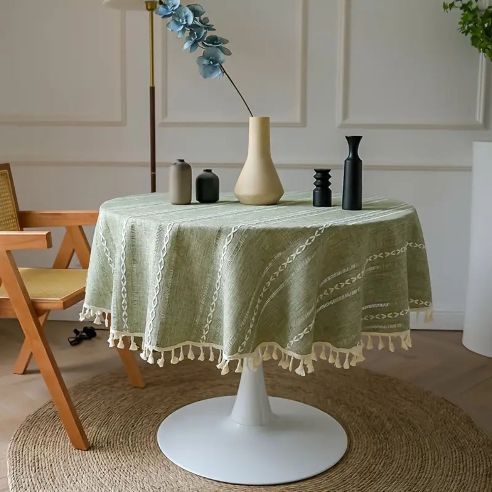Tischdecke rund mit Blattstickerei