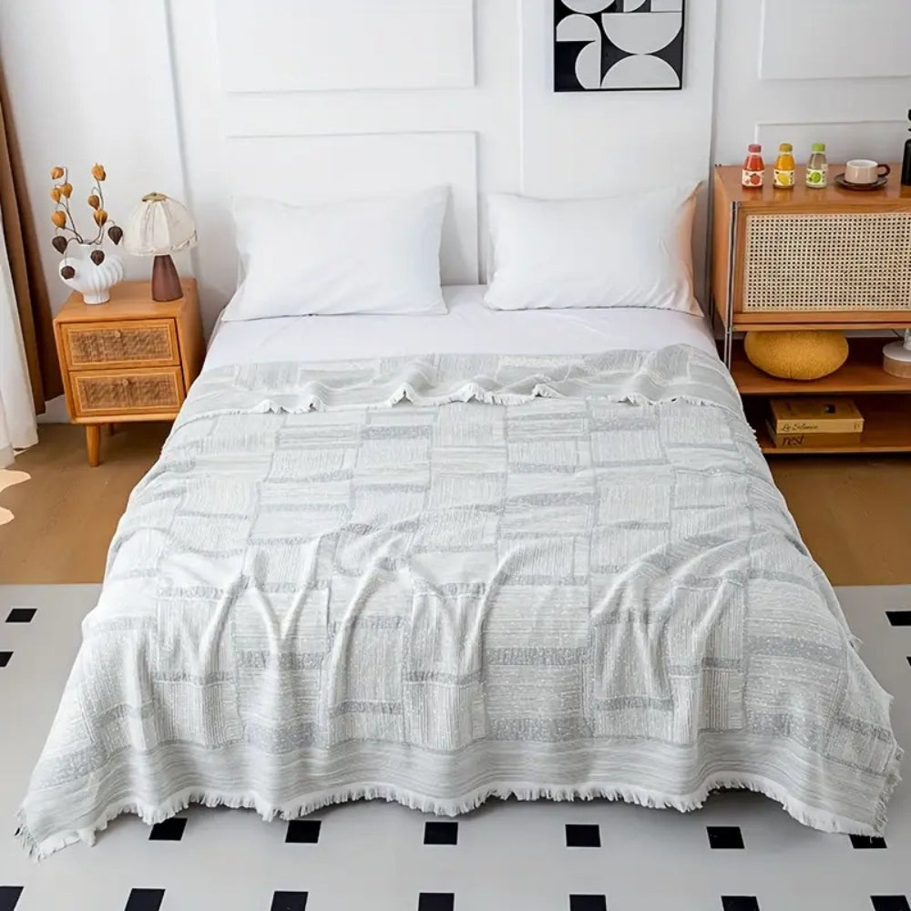 Gewebte Tagesdecke aus Baumwolle mit geometrischem Muster