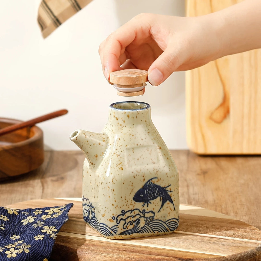 Öl- und Saucenflasche aus handbemalter Keramik