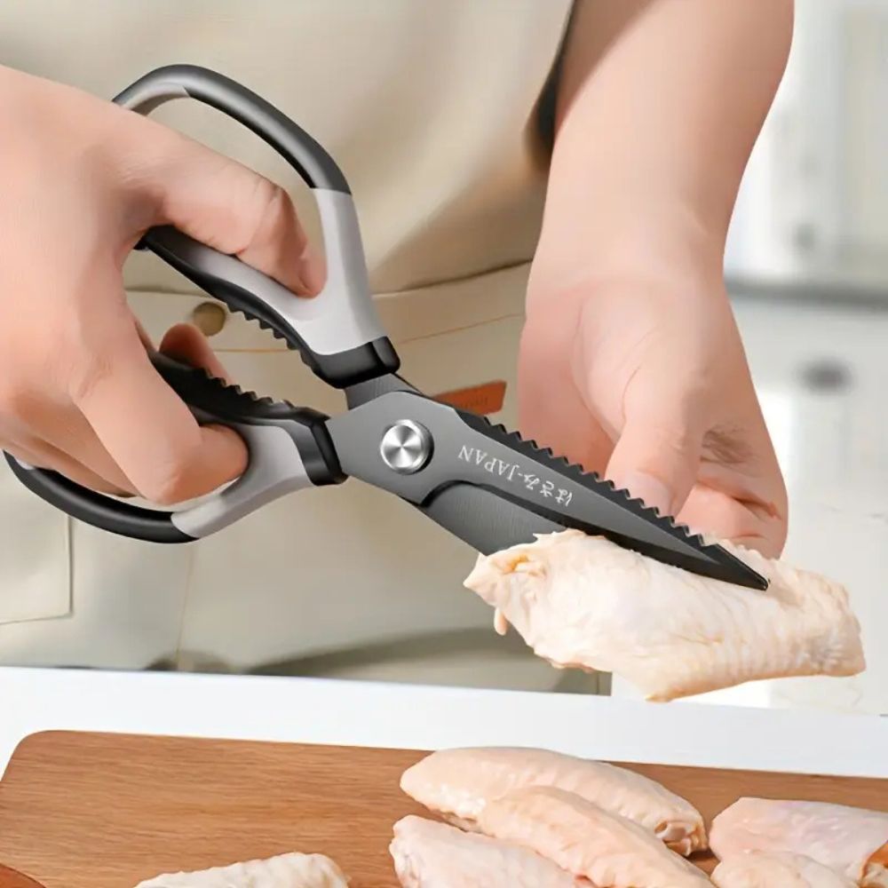 Küchenschere aus Stahl mit profiliertem Griff