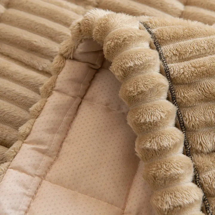 Sofadecke aus Flanell mit plissiertem Rand