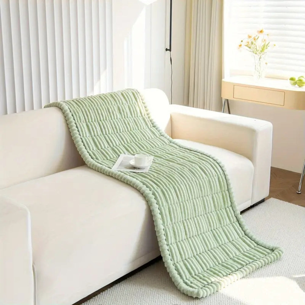 Sofadecke aus Flanell mit plissiertem Rand