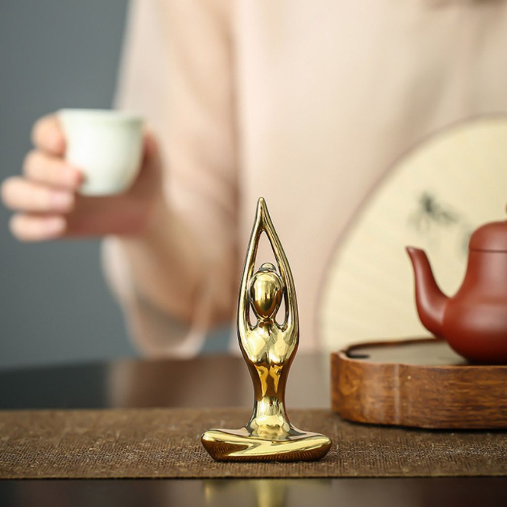 Skulptur Keramik meditierende Frau