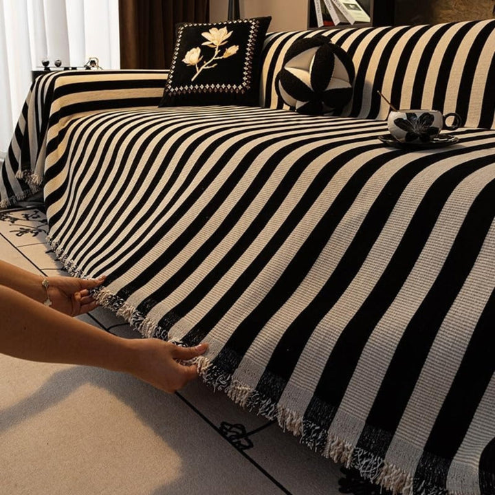 Sofaüberwurf Chenille schwarz-weiß gestreift