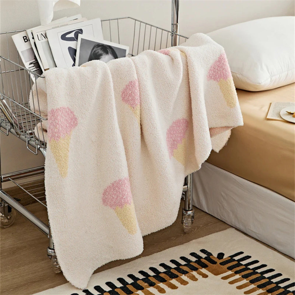 Strickdecke mit Eiscreme-Muster 120 x 150 cm