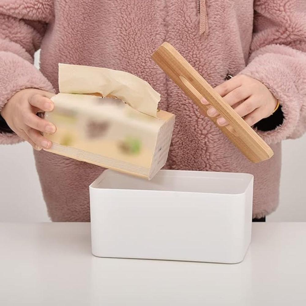 Weiße Taschentuchbox mit Bambusdeckel