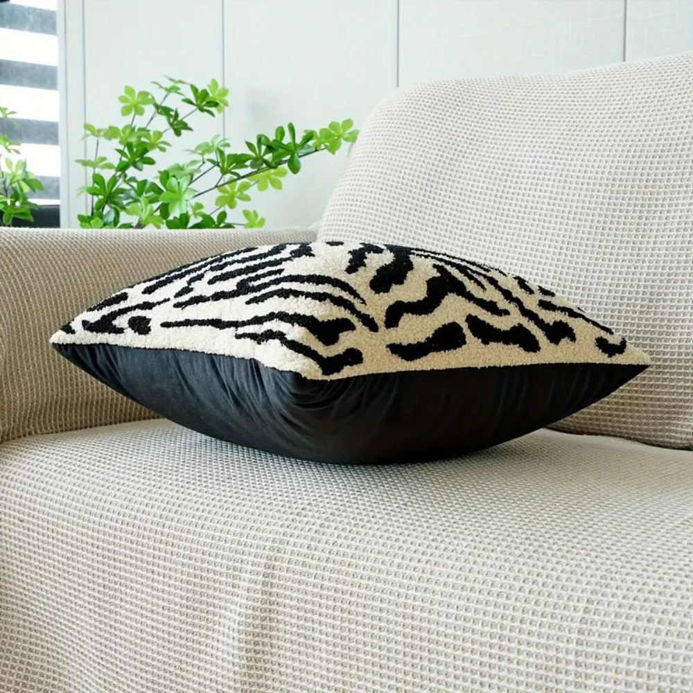 Housse de coussin à rayures brodées et tissées