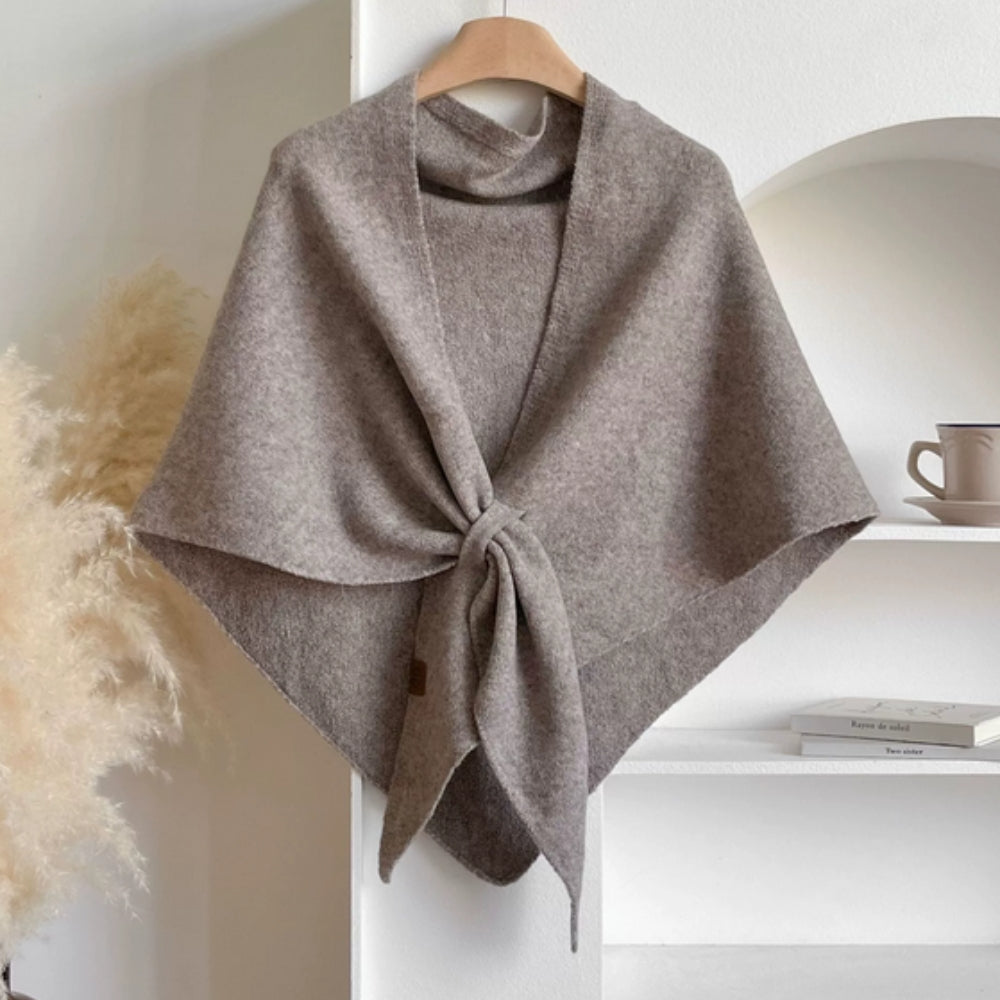 Poncho dreieckig gestrickt