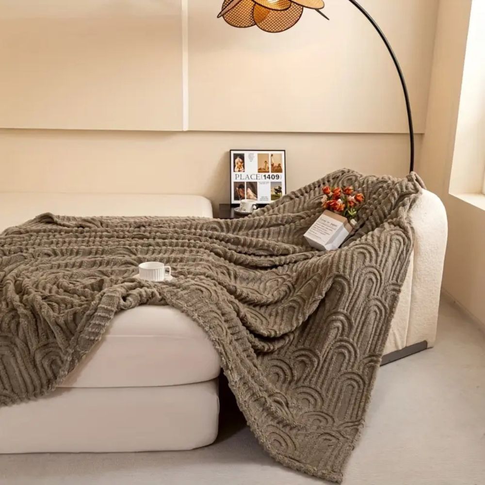 Plüschdecke mit Bogenmuster