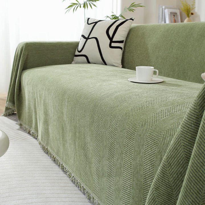 Chenille-Sofaüberwurf mit Fischgrätmuster und Fransen