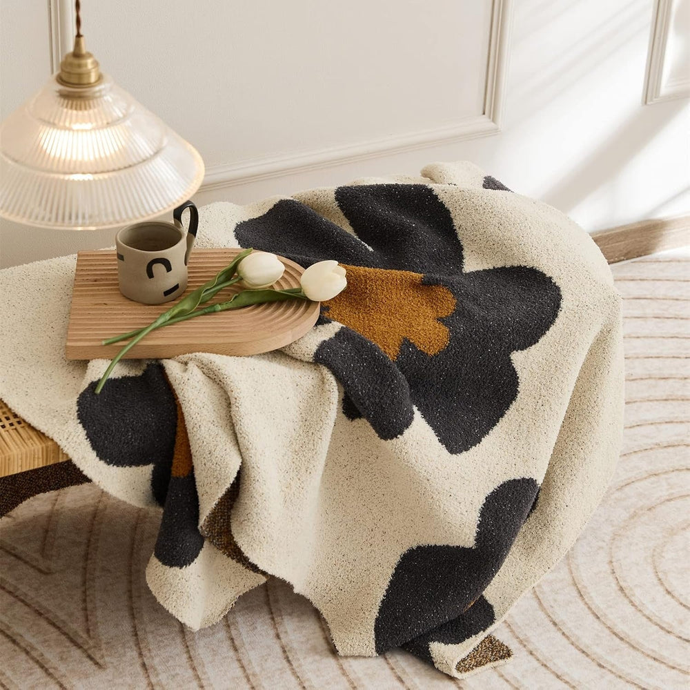 Strickdecke mit Blumenmuster 120 x 150 cm